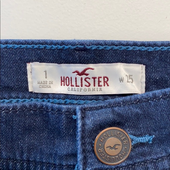 Hollister size 1 dark denim jean shorts - Picture 2 of 6